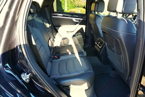 Volkswagen Touareg R-LINE 3,0 TDI V6 210 kW - foto 19