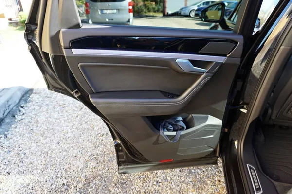 Volkswagen Touareg R-LINE 3,0 TDI V6 210 kW - foto 20