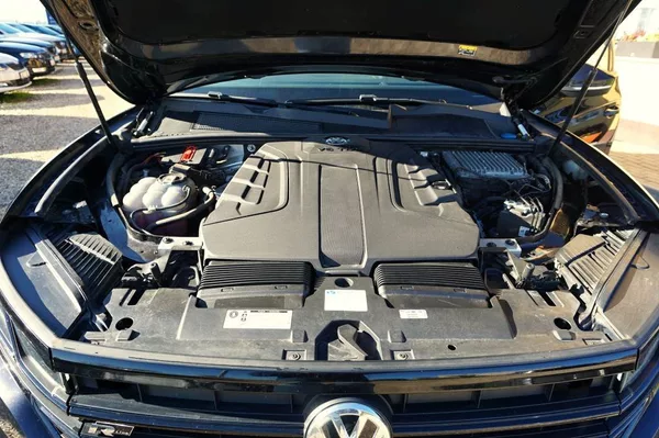 Volkswagen Touareg R-LINE 3,0 TDI V6 210 kW - foto 46