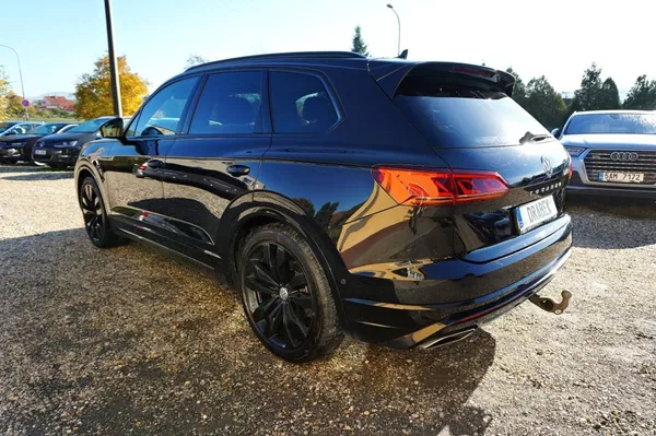 Volkswagen Touareg R-LINE 3,0 TDI V6 210 kW - foto 8
