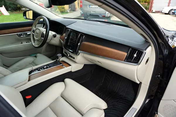 Volvo V90 INSCRIPTION POLESTAR 2,0 D5 17 - foto 12