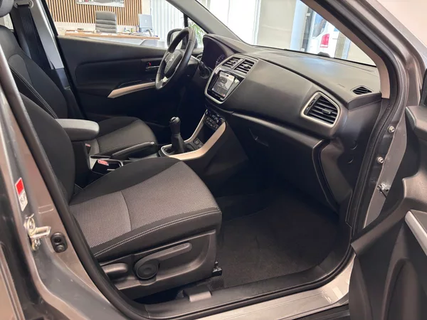 Suzuki SX4 S-Cross Comfort+ 4x4 Navigace /Xenony - foto 25
