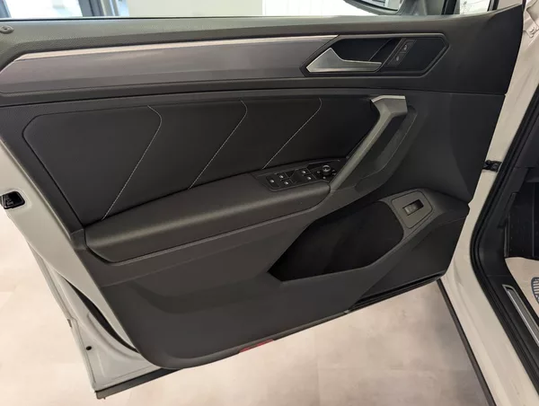 Volkswagen Tiguan 2.0 TDI 4X4 R-LINE - foto 12