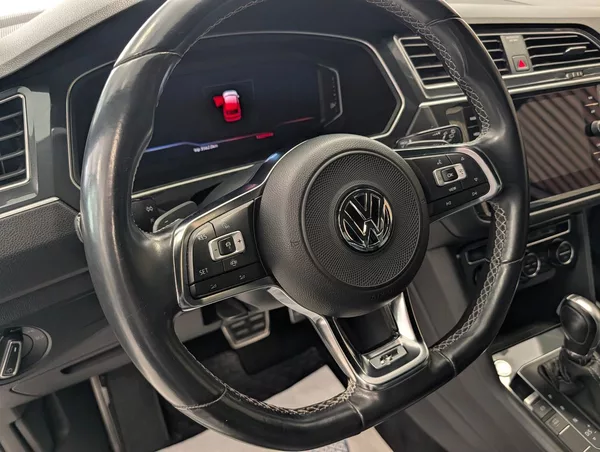 Volkswagen Tiguan 2.0 TDI 4X4 R-LINE - foto 17