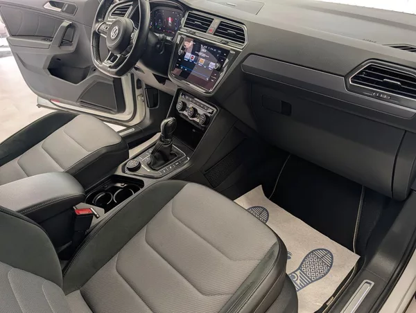 Volkswagen Tiguan 2.0 TDI 4X4 R-LINE - foto 25