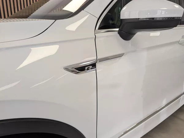 Volkswagen Tiguan 2.0 TDI 4X4 R-LINE - foto 6