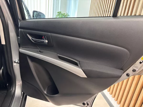 Suzuki SX4 S-Cross Comfort+ 4x4 Navigace /Xenony - foto 22