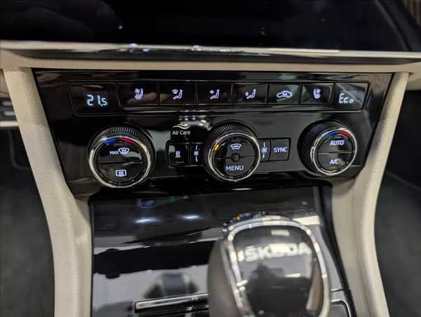 Škoda Superb 1.5 iV L&K - foto 17
