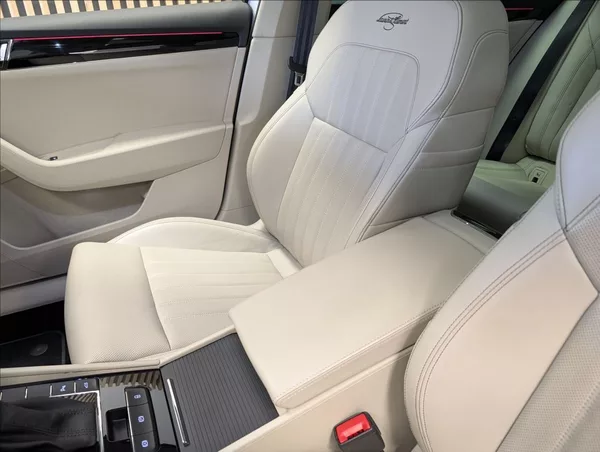 Škoda Superb 1.5 iV L&K - foto 20
