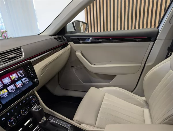 Škoda Superb 1.5 iV L&K - foto 21