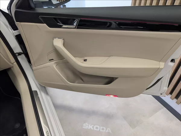 Škoda Superb 1.5 iV L&K - foto 28