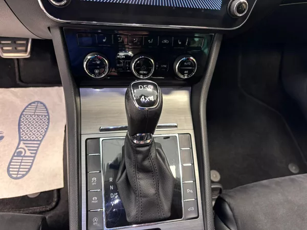 Škoda Superb Scout 4X4 2.0 TDI 147kw - foto 17