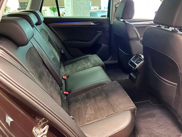 Škoda Superb Scout 4X4 2.0 TDI 147kw - foto 22
