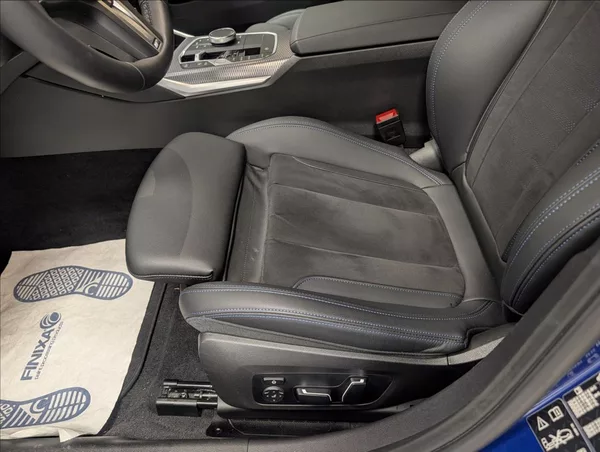 BMW Řada 3 320 i xDrive - foto 15