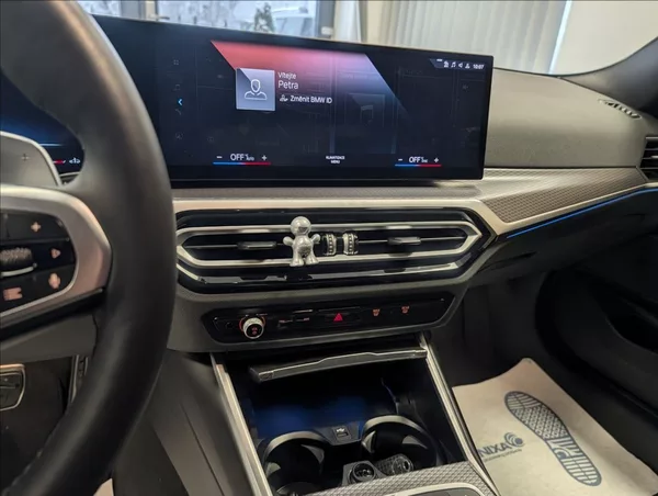 BMW Řada 3 320 i xDrive - foto 18