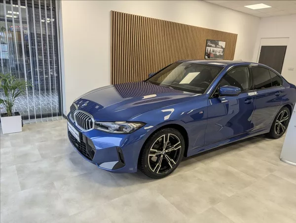BMW Řada 3 320 i xDrive - foto 3