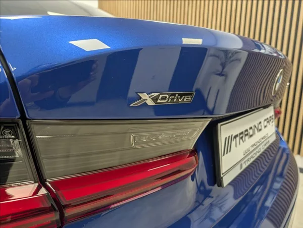 BMW Řada 3 320 i xDrive - foto 8