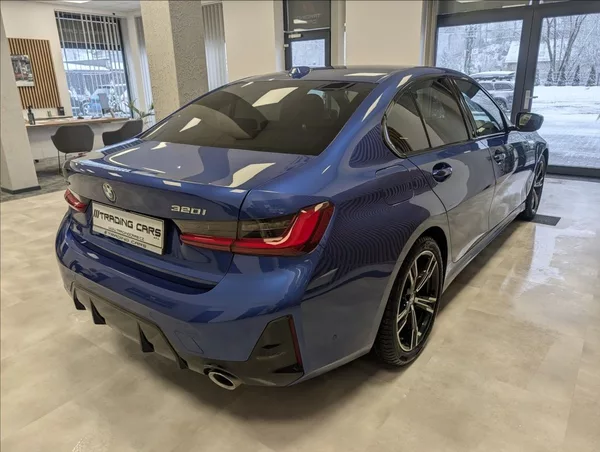 BMW Řada 3 320 i xDrive - foto 9