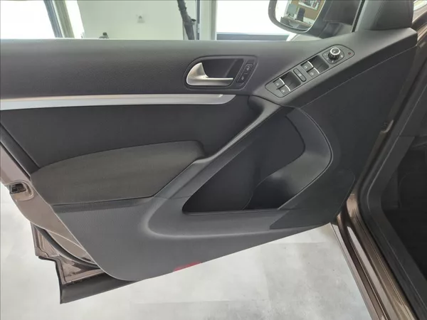 Volkswagen Tiguan TDI 4 MOTION R-Line - foto 9