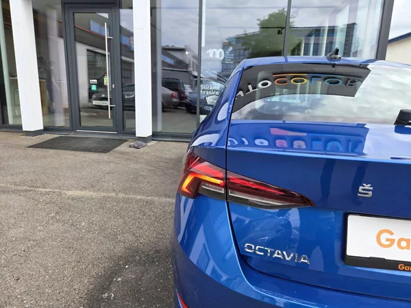 Škoda Octavia 1.5 TSI Ambiente - foto 6