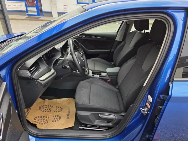 Škoda Octavia 1.5 TSI Ambiente - foto 9