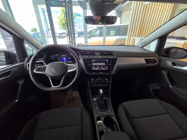 Volkswagen Touran 1.5 TSI DSG 7míst PEOPLE - foto 14