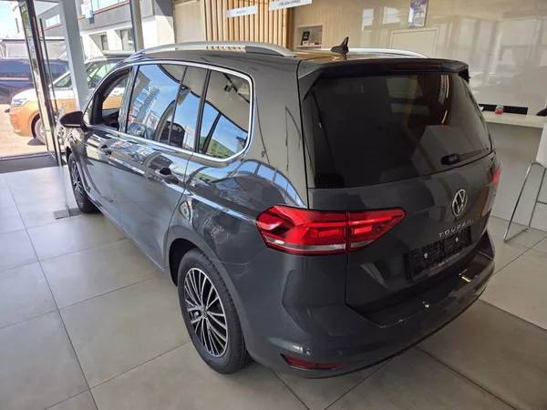 Volkswagen Touran 1.5 TSI DSG 7míst PEOPLE - foto 4