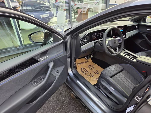 Volkswagen Passat Variant R-Line 2.0 TDI BlackStyle - foto 12