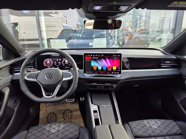 Volkswagen Passat Variant R-Line 2.0 TDI BlackStyle - foto 18