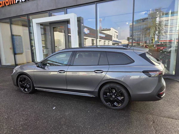 Volkswagen Passat Variant R-Line 2.0 TDI BlackStyle - foto 2