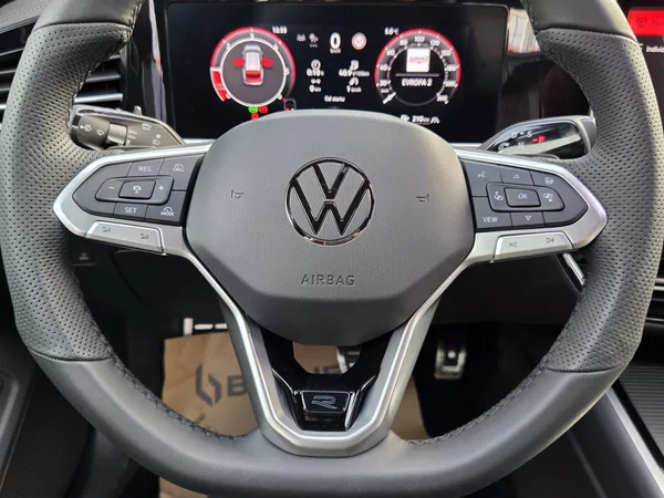 Volkswagen Passat Variant R-Line 2.0 TDI BlackStyle - foto 20