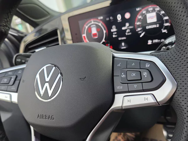 Volkswagen Passat Variant R-Line 2.0 TDI BlackStyle - foto 23