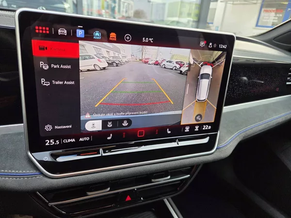 Volkswagen Passat Variant R-Line 2.0 TDI BlackStyle - foto 31