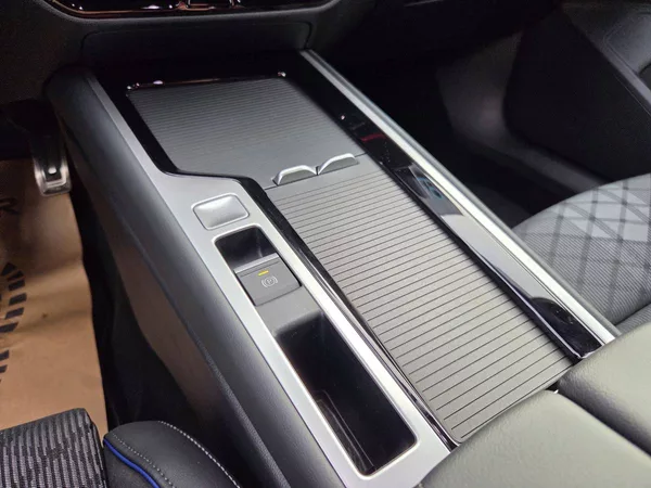 Volkswagen Passat Variant R-Line 2.0 TDI BlackStyle - foto 35