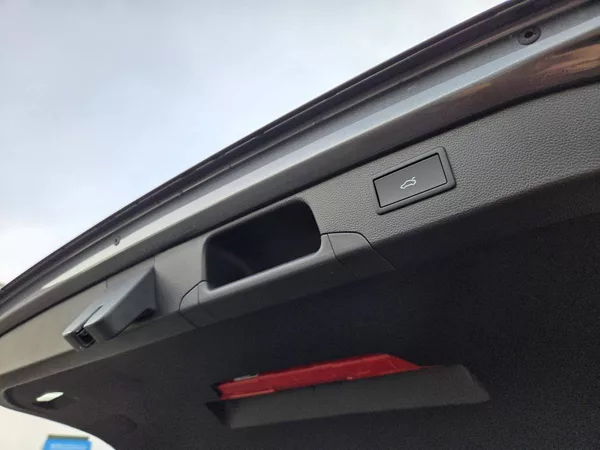 Volkswagen Passat Variant R-Line 2.0 TDI BlackStyle - foto 42