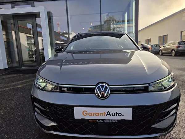 Volkswagen Passat Variant R-Line 2.0 TDI BlackStyle - foto 8
