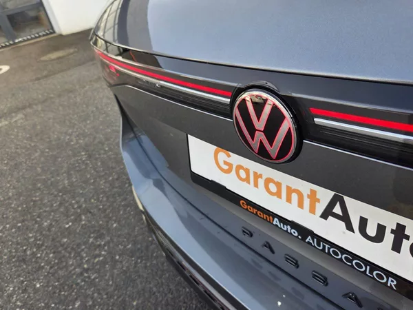 Volkswagen Passat Variant R-Line 2.0 TDI BlackStyle - foto 9