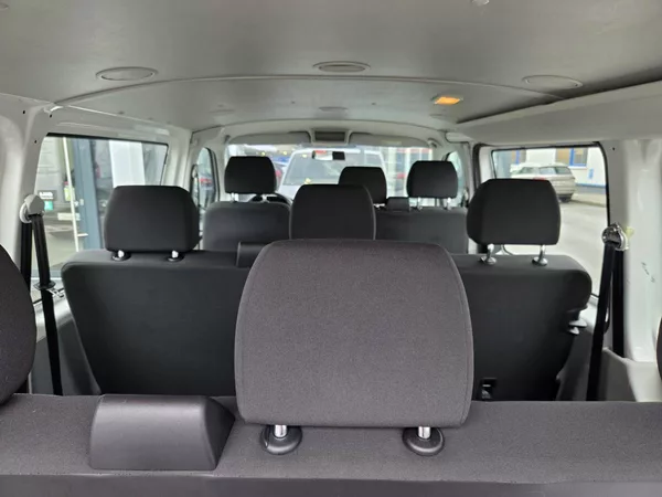 Volkswagen Transporter 2.0 TDI 9 míst - foto 17