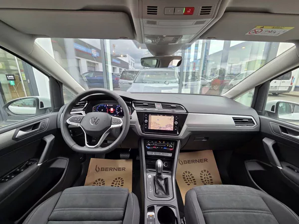Volkswagen Touran 1.5 TSI DSG 7míst - foto 13