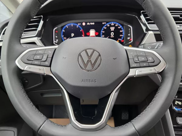 Volkswagen Touran 1.5 TSI DSG 7míst - foto 16