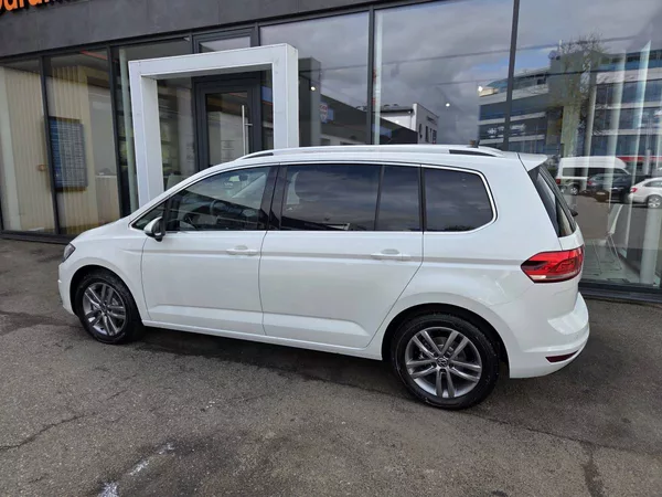 Volkswagen Touran 1.5 TSI DSG 7míst - foto 2