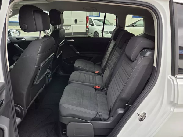 Volkswagen Touran 1.5 TSI DSG 7míst - foto 30