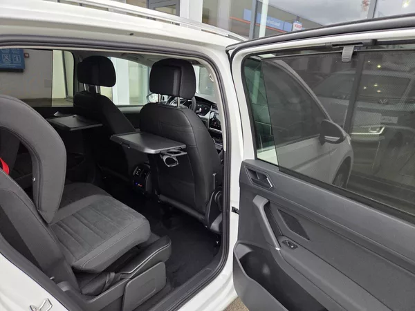 Volkswagen Touran 1.5 TSI DSG 7míst - foto 35