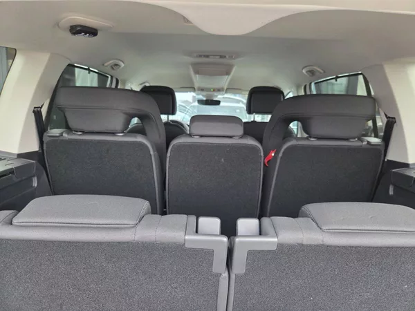 Volkswagen Touran 1.5 TSI DSG 7míst - foto 40