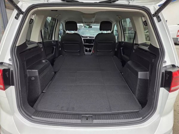 Volkswagen Touran 1.5 TSI DSG 7míst - foto 41