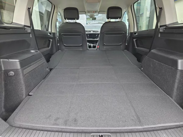 Volkswagen Touran 1.5 TSI DSG 7míst - foto 42