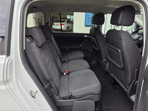 Volkswagen Touran 1.5 TSI DSG 7míst - foto 44