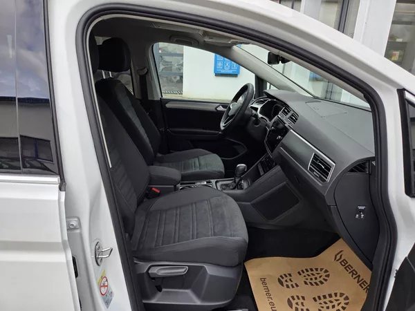 Volkswagen Touran 1.5 TSI DSG 7míst - foto 46