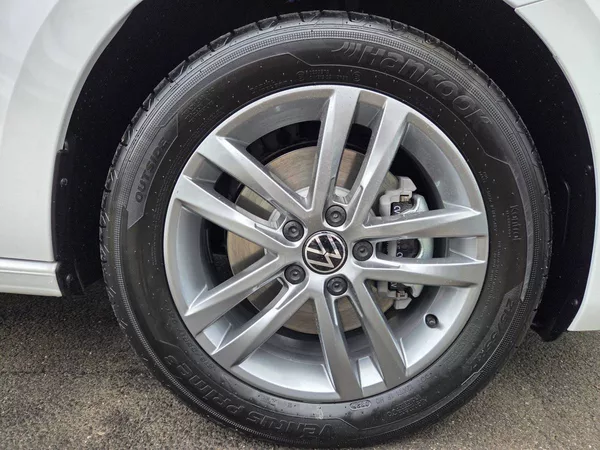Volkswagen Touran 1.5 TSI DSG 7míst - foto 47