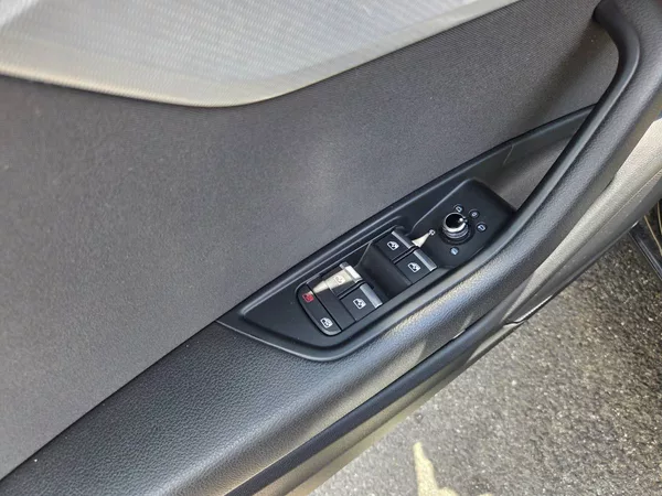 Audi A4 2.0 TDI DSG - foto 10